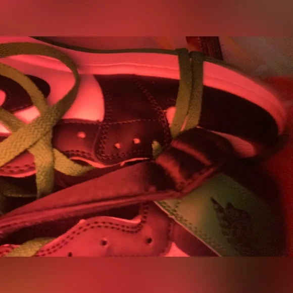 pine green Jordan 1’s size 12